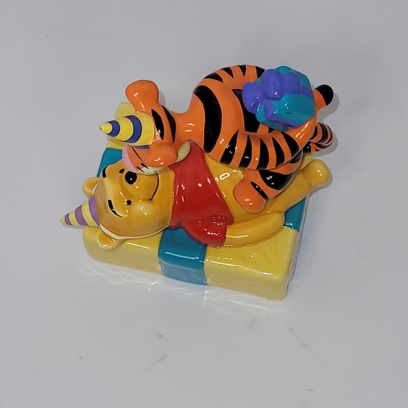 Disney Winnie the Pooh And Tigger Happy Birthday Figurine - Picture 7 of 10